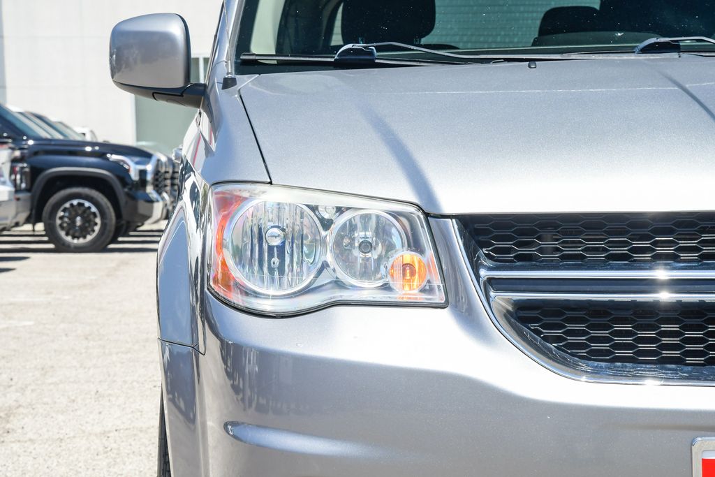 Thumbnail: 2016 Dodge Grand Caravan - 17