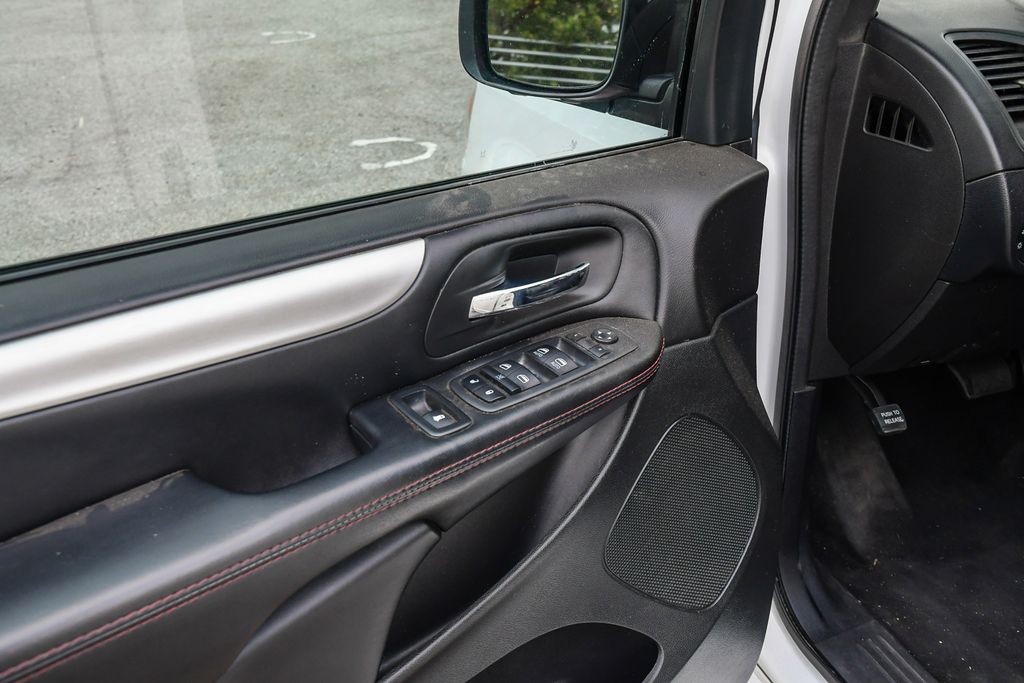 Thumbnail: 2019 Dodge Grand Caravan - 28