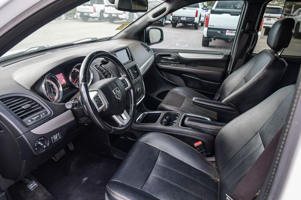 Thumbnail: 2019 Dodge Grand Caravan - 10