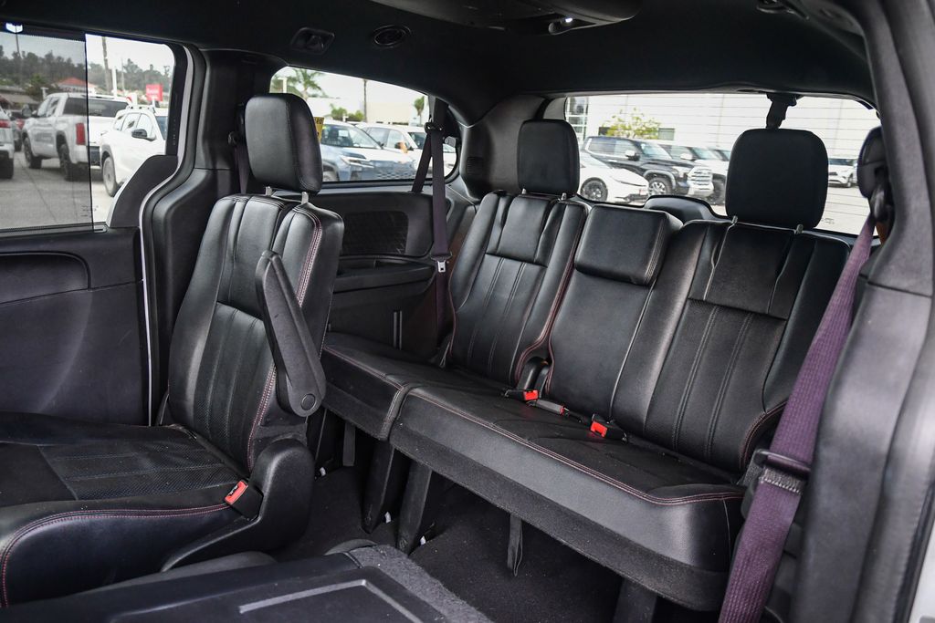 Thumbnail: 2019 Dodge Grand Caravan - 23