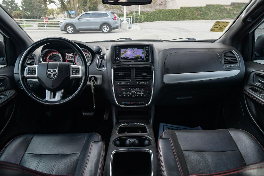 Thumbnail: 2019 Dodge Grand Caravan - 8