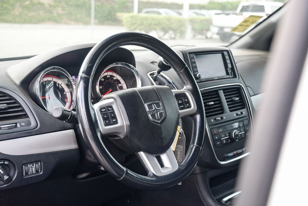 Thumbnail: 2019 Dodge Grand Caravan - 12