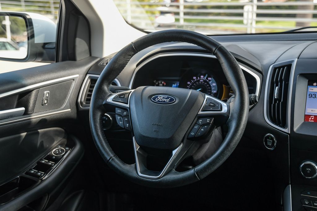 Thumbnail: 2019 Ford Edge - 8