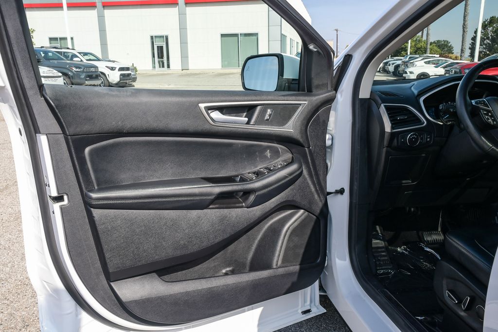 Thumbnail: 2019 Ford Edge - 27