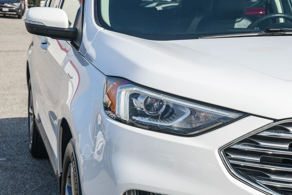 Thumbnail: 2019 Ford Edge - 17