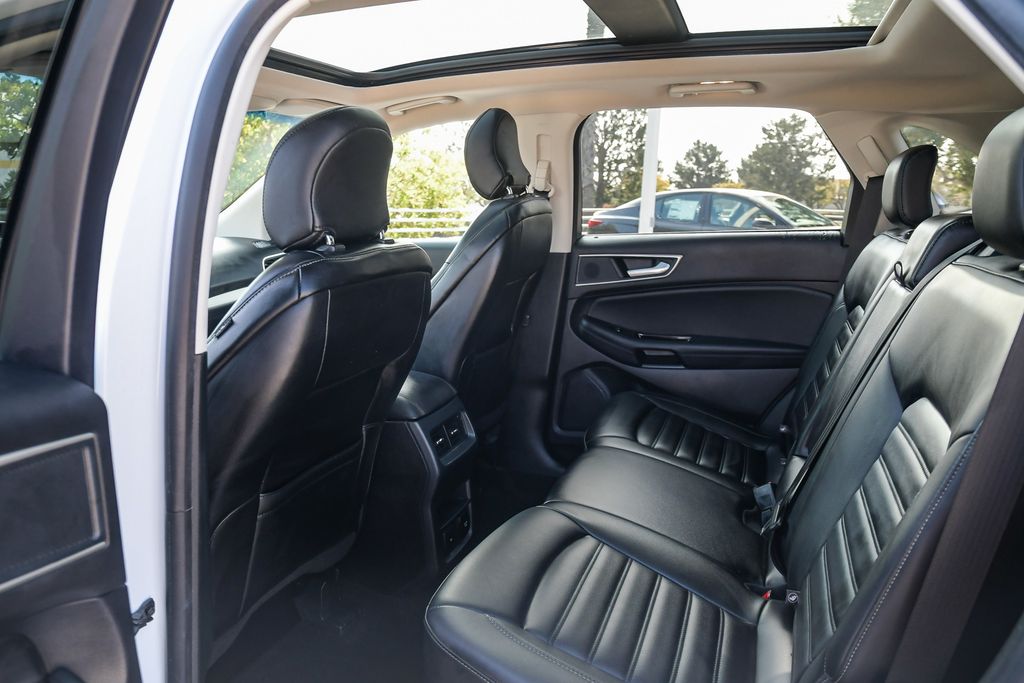 Thumbnail: 2019 Ford Edge - 11