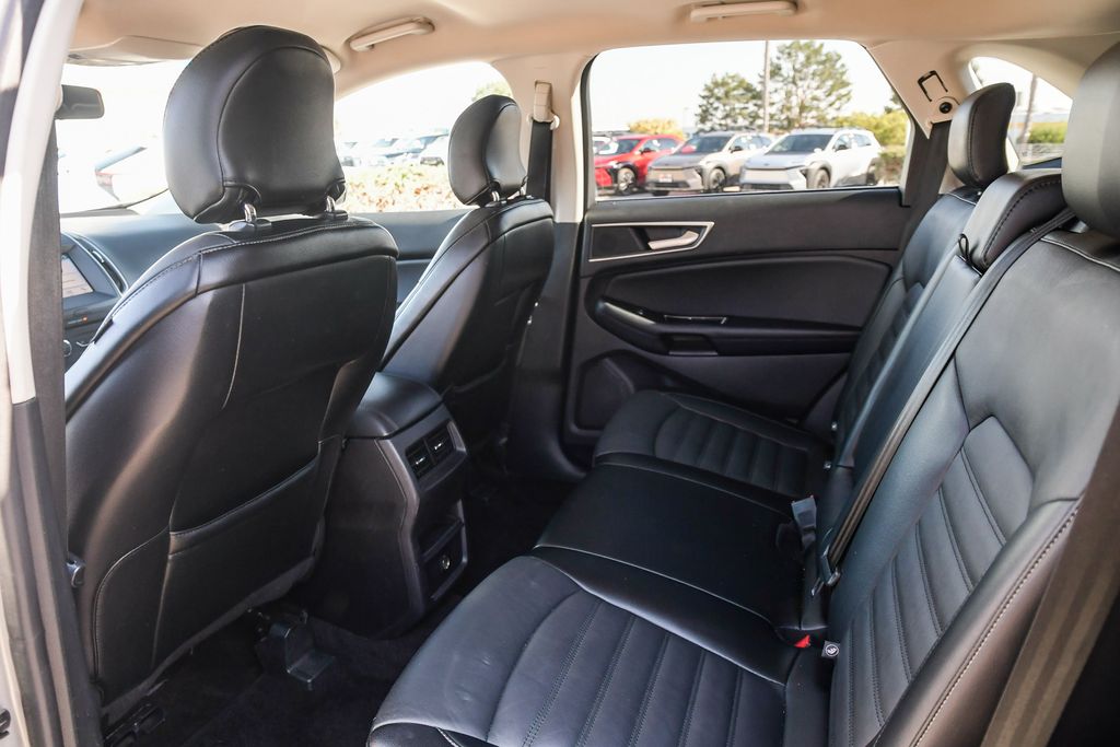 Thumbnail: 2018 Ford Edge - 12