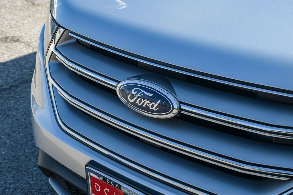 Thumbnail: 2018 Ford Edge - 18