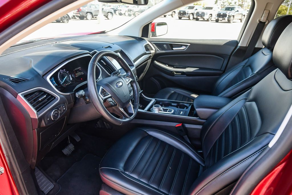 Thumbnail: 2019 Ford Edge - 10