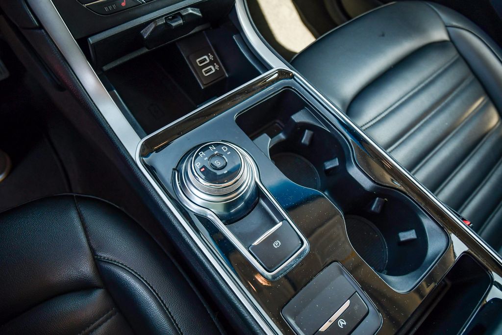 Thumbnail: 2019 Ford Edge - 13