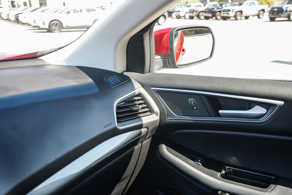 Thumbnail: 2019 Ford Edge - 24