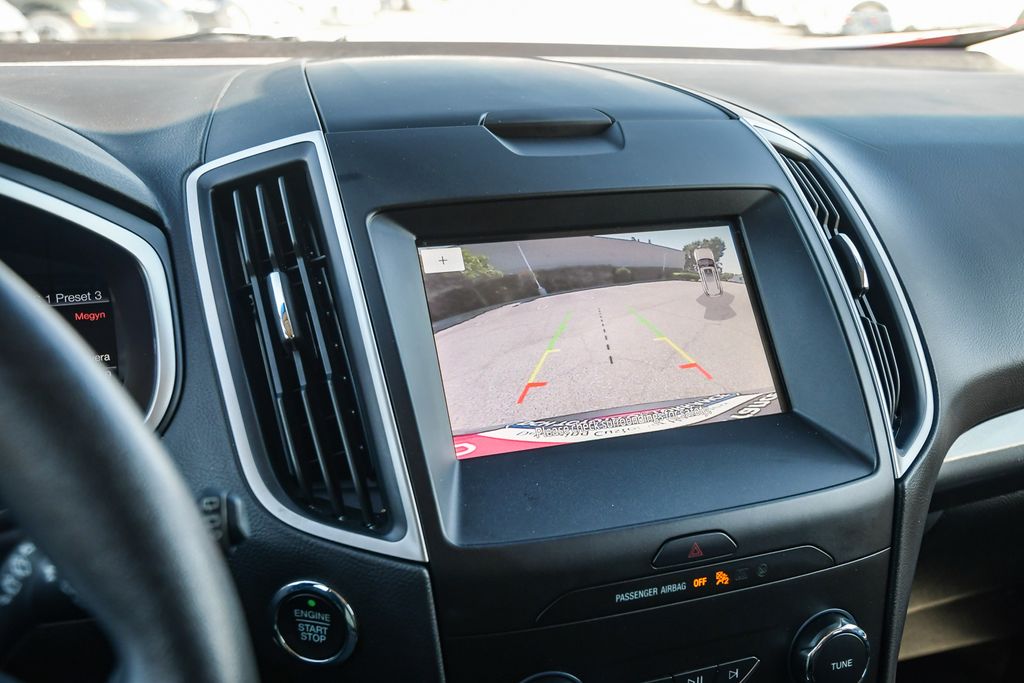 Thumbnail: 2019 Ford Edge - 25