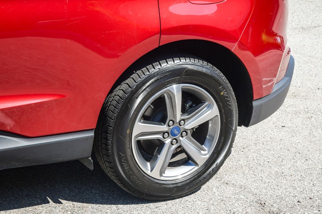 Thumbnail: 2019 Ford Edge - 21
