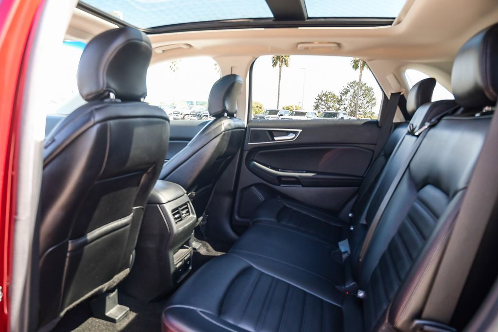 Thumbnail: 2019 Ford Edge - 11