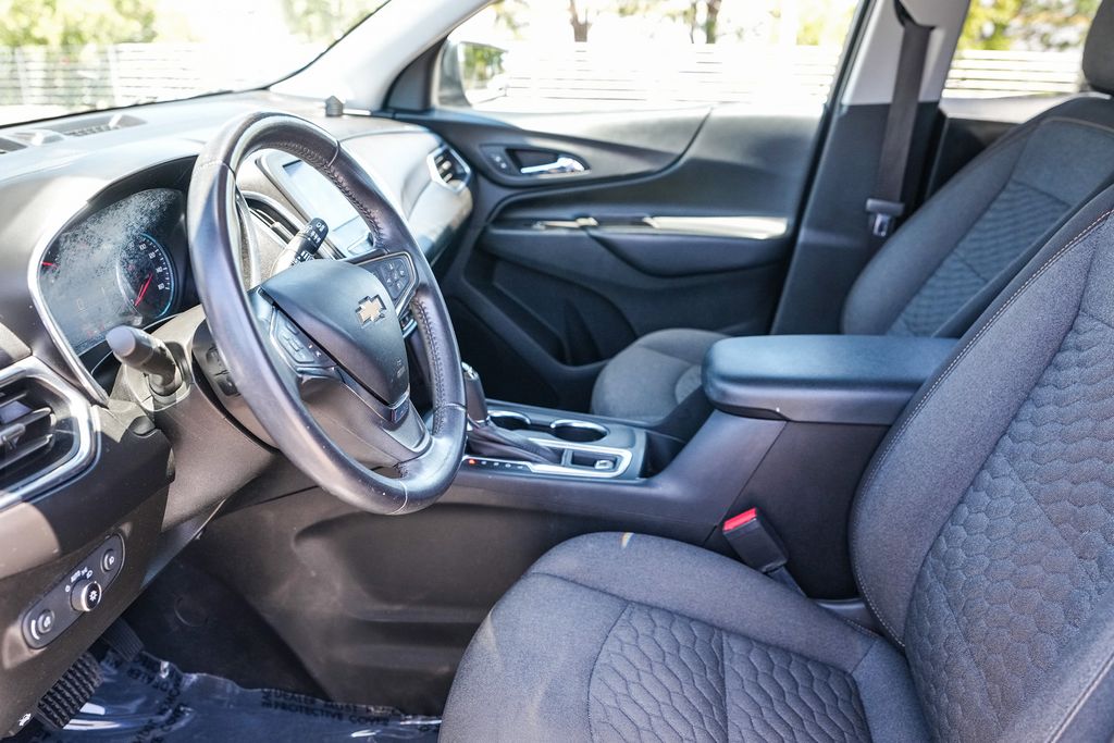 Thumbnail: 2021 Chevrolet Equinox - 10