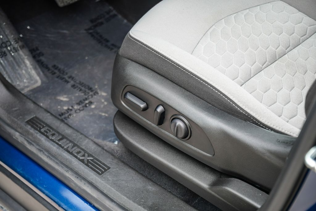 Thumbnail: 2021 Chevrolet Equinox - 6