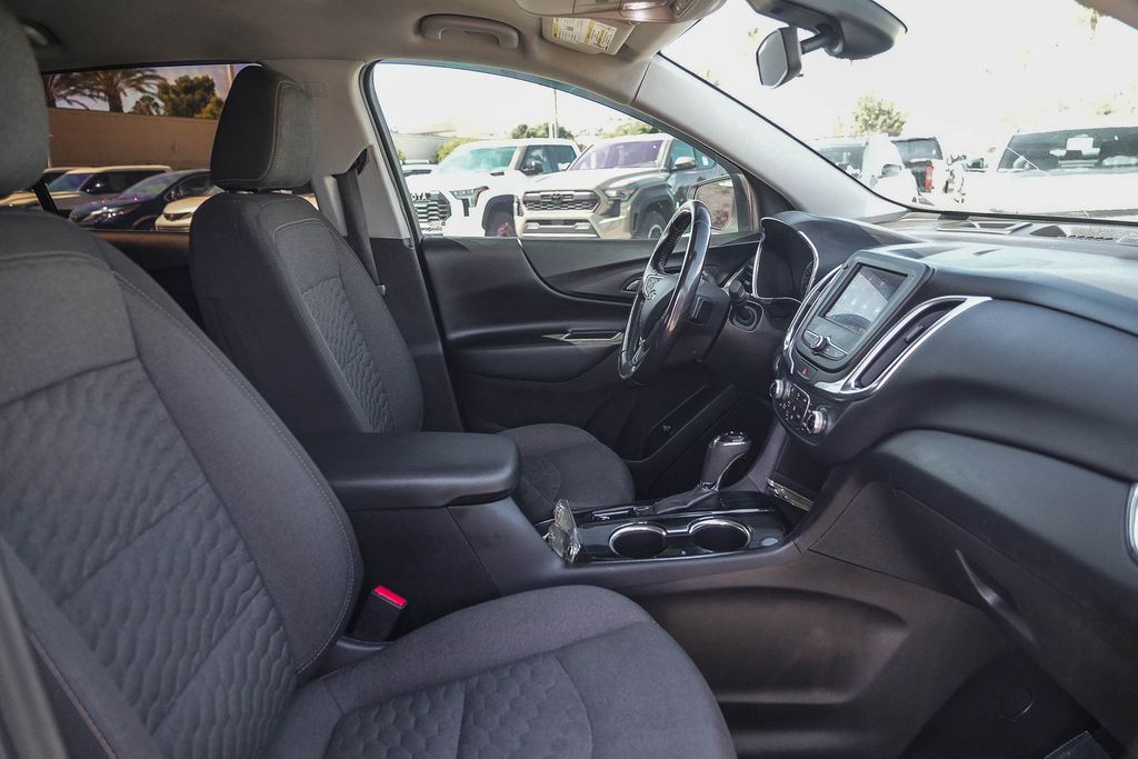 Thumbnail: 2021 Chevrolet Equinox - 10