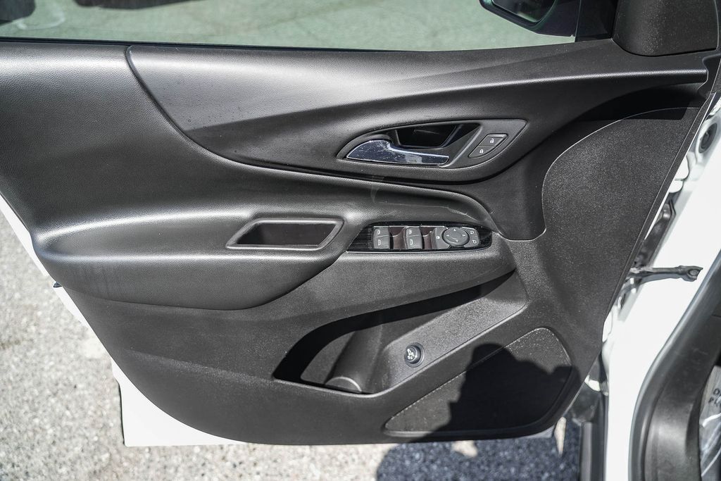 Thumbnail: 2021 Chevrolet Equinox - 23
