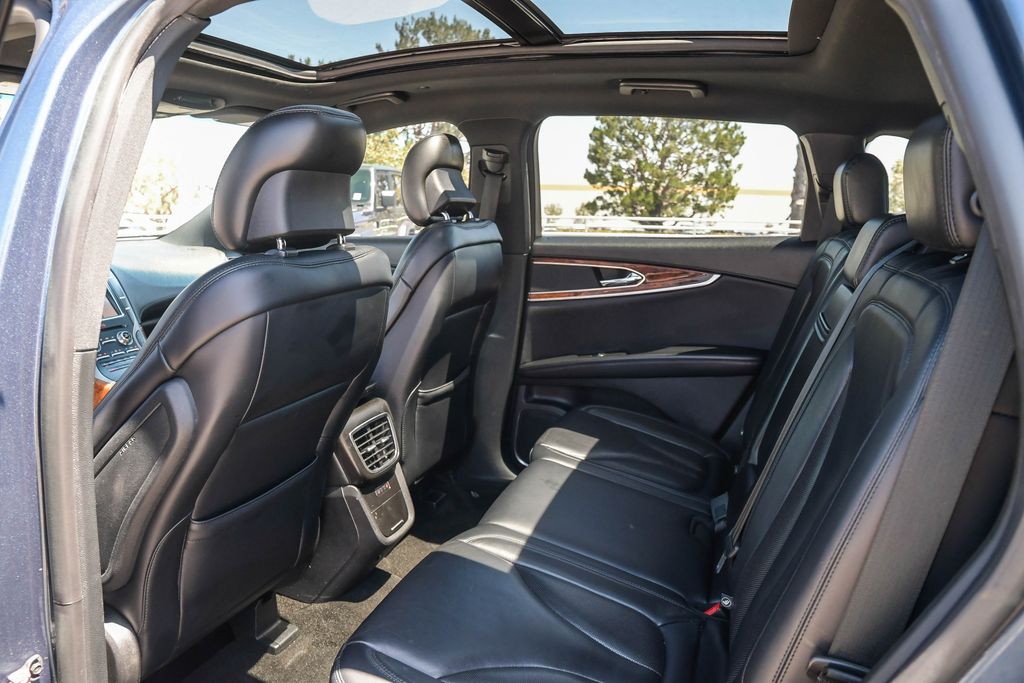 Thumbnail: 2019 Lincoln Nautilus - 11