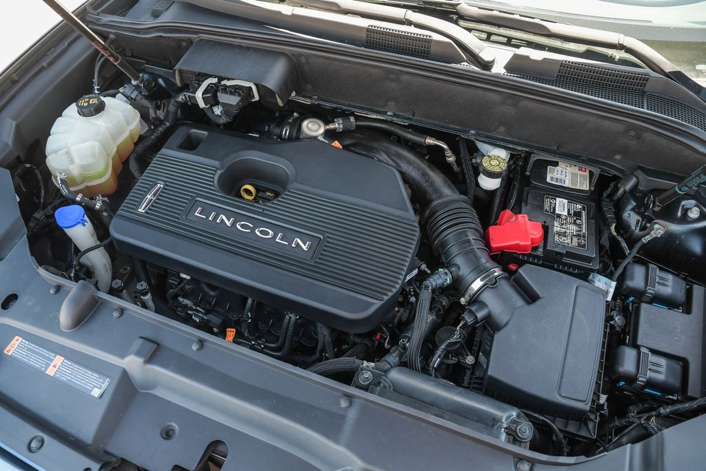 Thumbnail: 2019 Lincoln Nautilus - 7