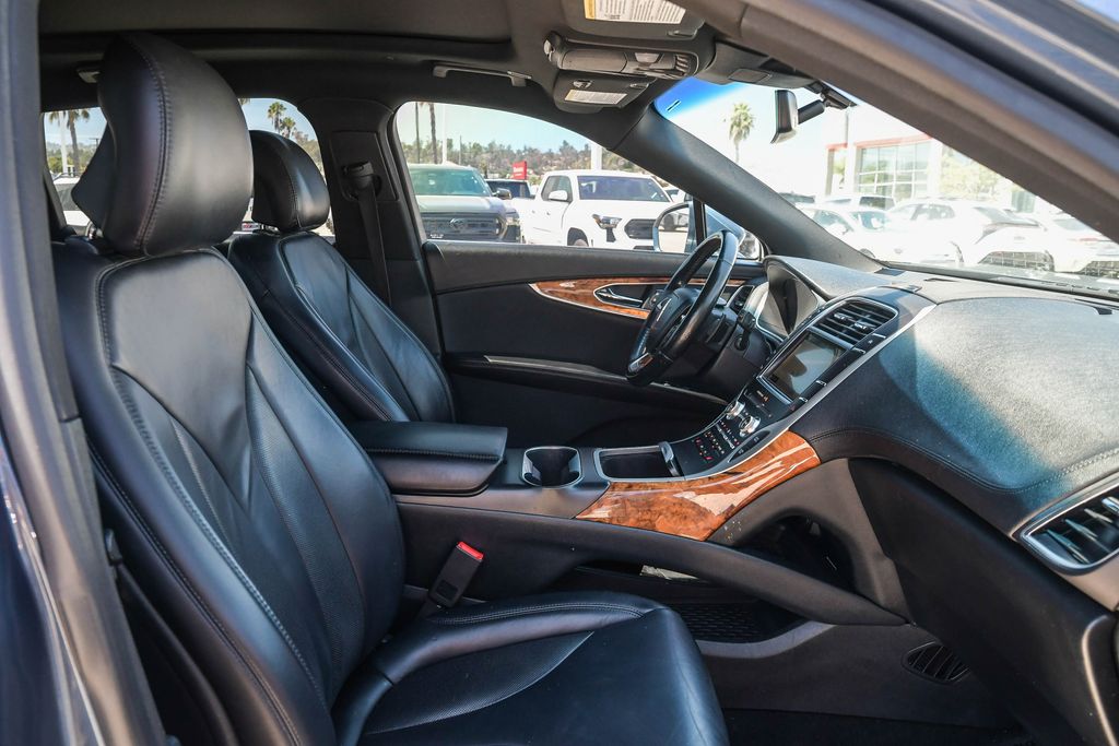 Thumbnail: 2019 Lincoln Nautilus - 9