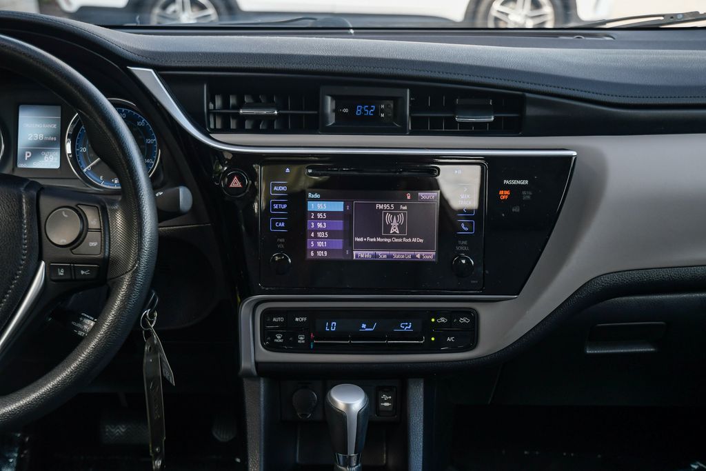Thumbnail: 2017 Toyota Corolla - 14