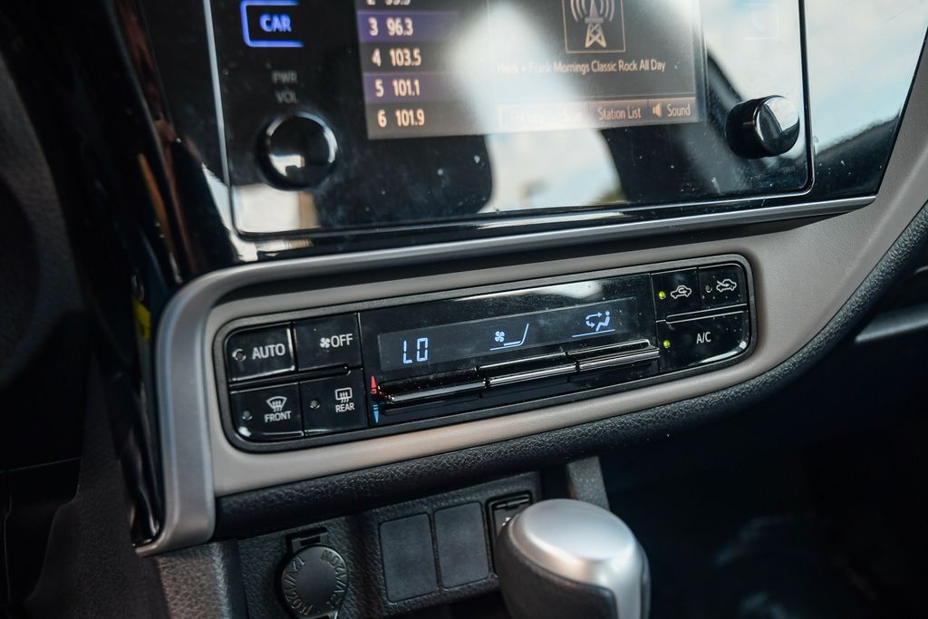 Thumbnail: 2017 Toyota Corolla - 22