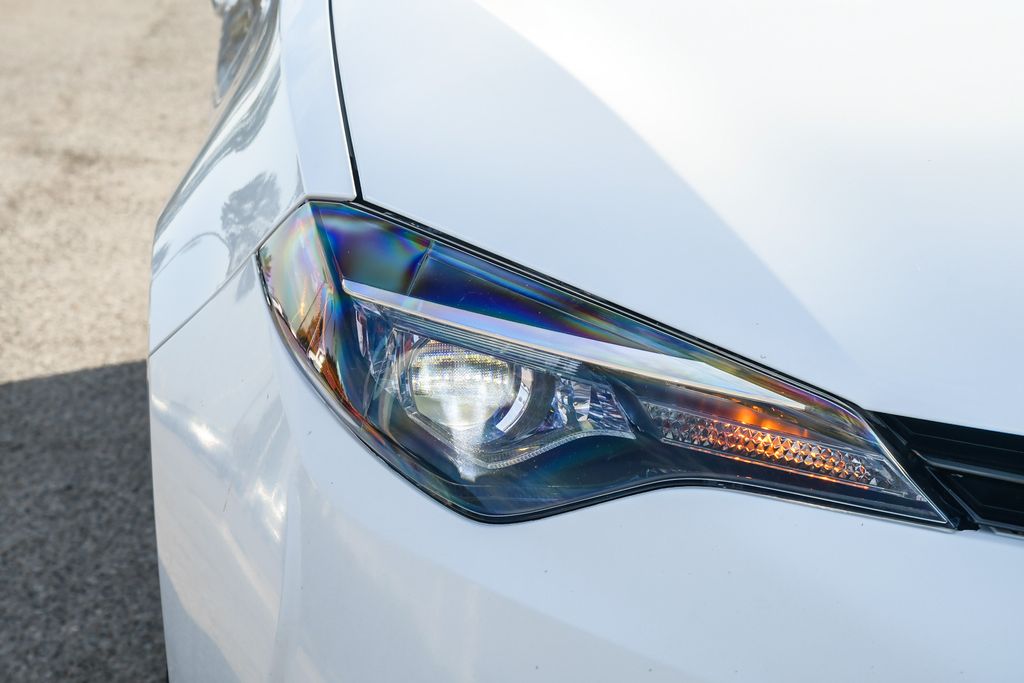 Thumbnail: 2017 Toyota Corolla - 18