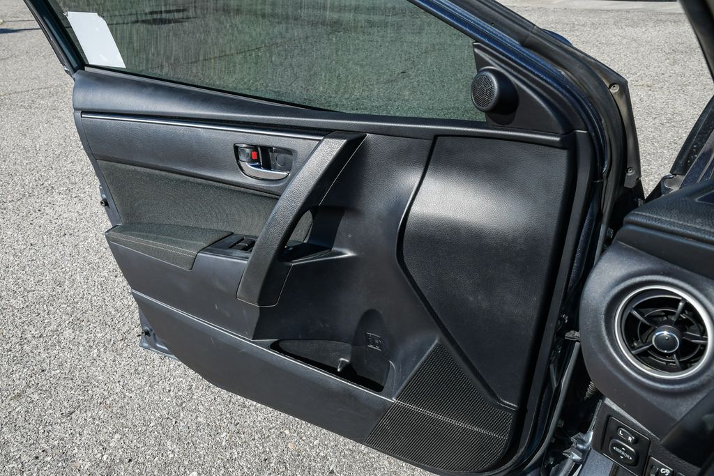 Thumbnail: 2017 Toyota Corolla - 27