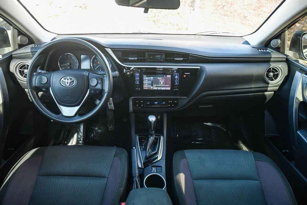 Thumbnail: 2017 Toyota Corolla - 9