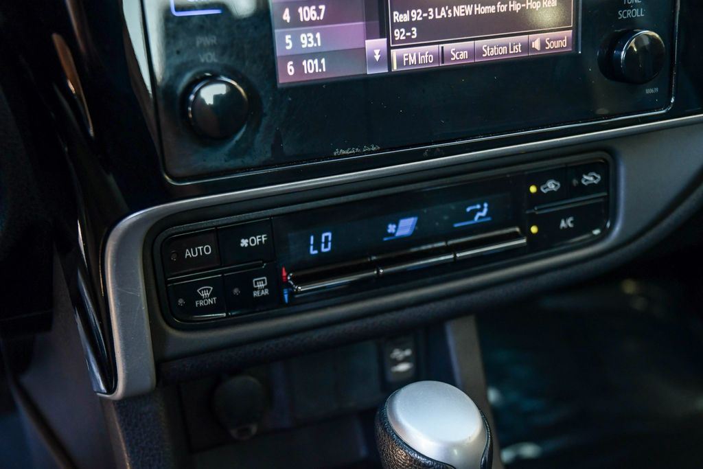 Thumbnail: 2017 Toyota Corolla - 22