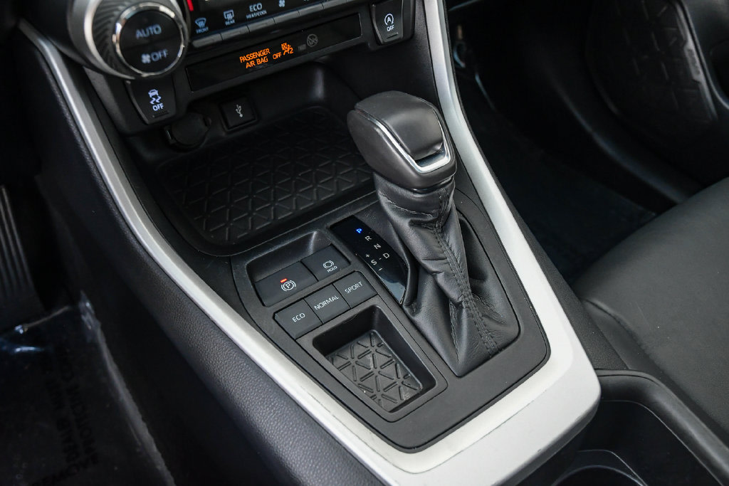 Thumbnail: 2022 Toyota RAV4 - 12