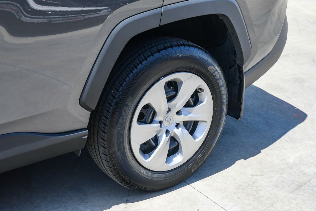 Thumbnail: 2023 Toyota RAV4 - 21