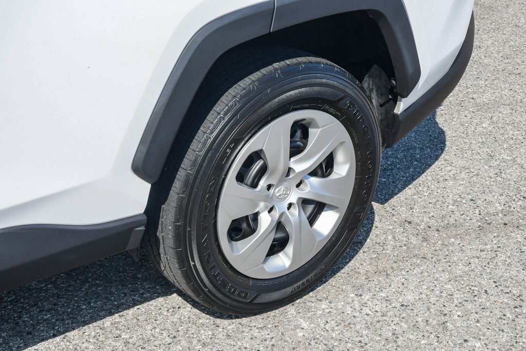Thumbnail: 2024 Toyota RAV4 - 21