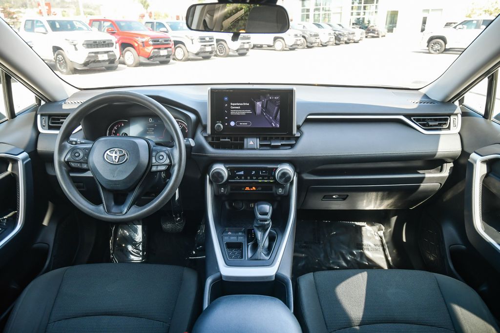 Thumbnail: 2024 Toyota RAV4 - 8