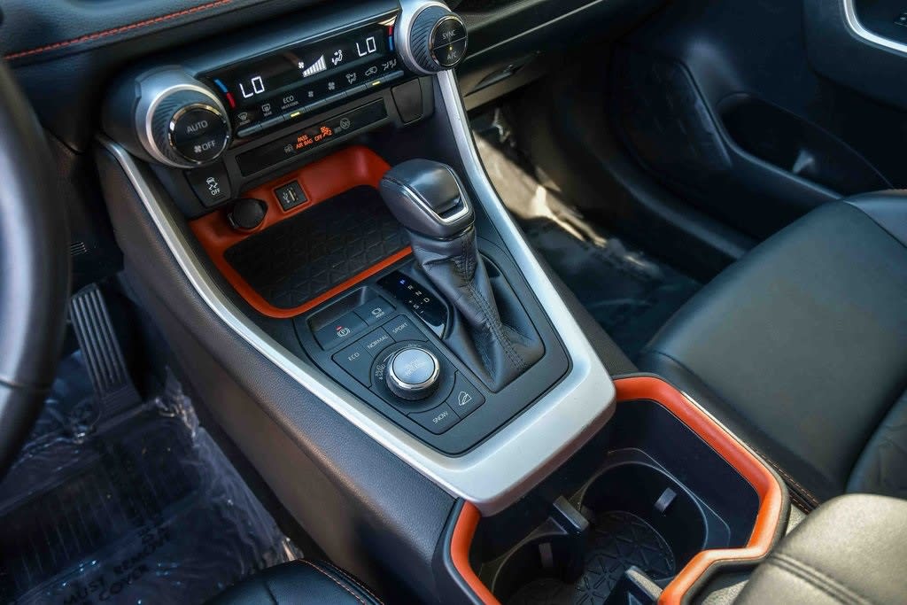 Thumbnail: 2023 Toyota RAV4 - 14