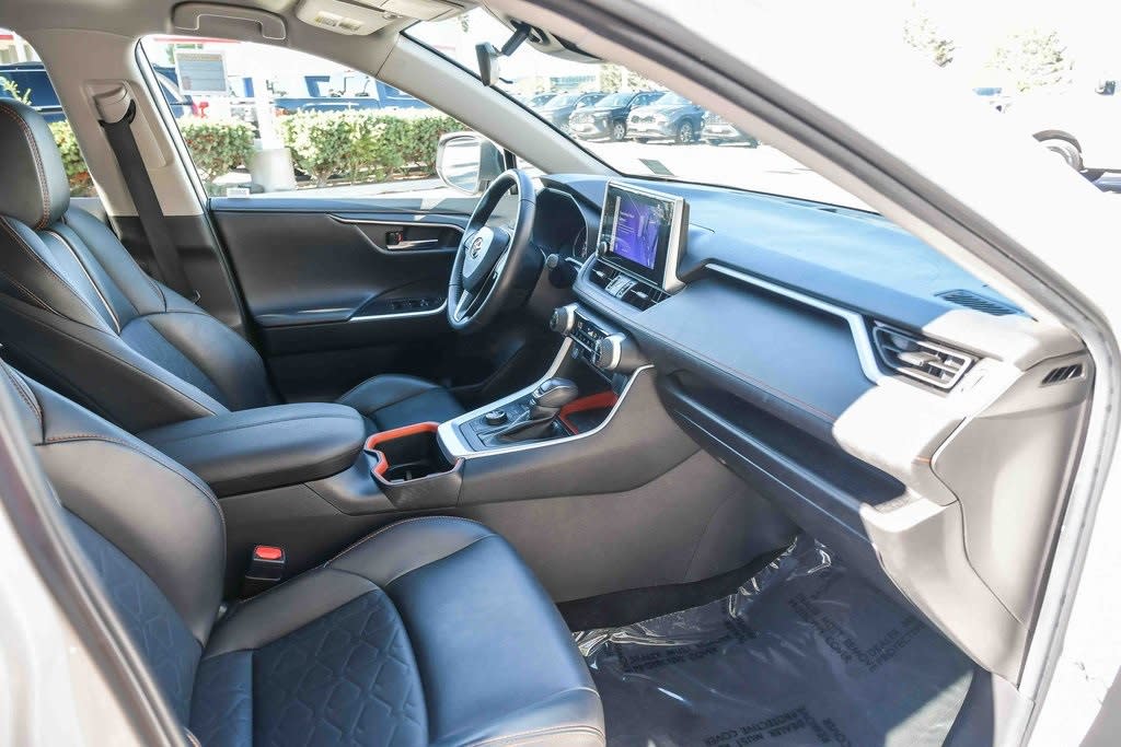 Thumbnail: 2023 Toyota RAV4 - 10