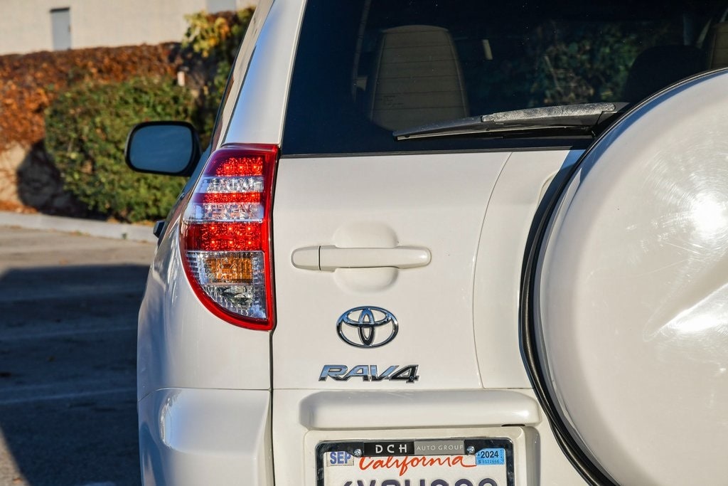 2012 Toyota RAV4 Base 20