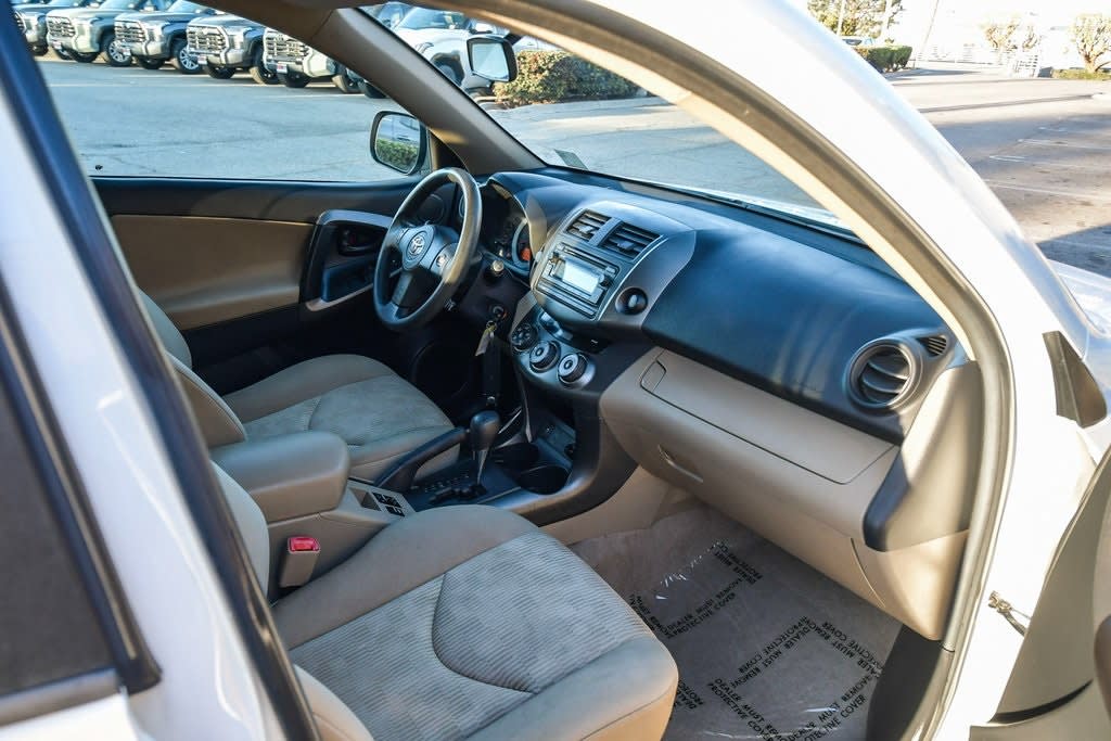 2012 Toyota RAV4 Base 12