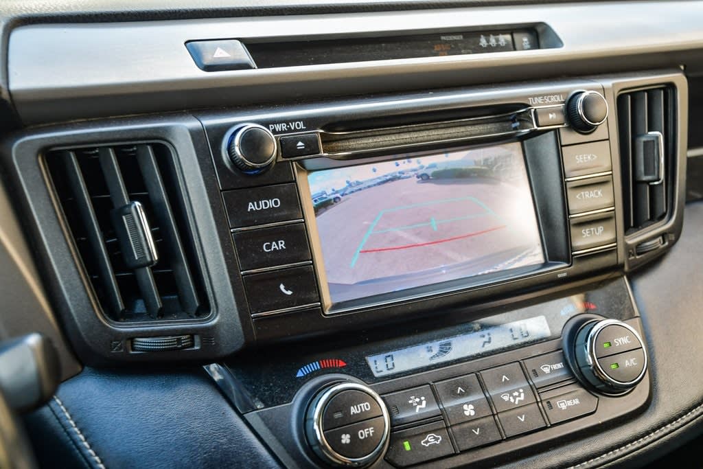 Thumbnail: 2018 Toyota RAV4 - 27