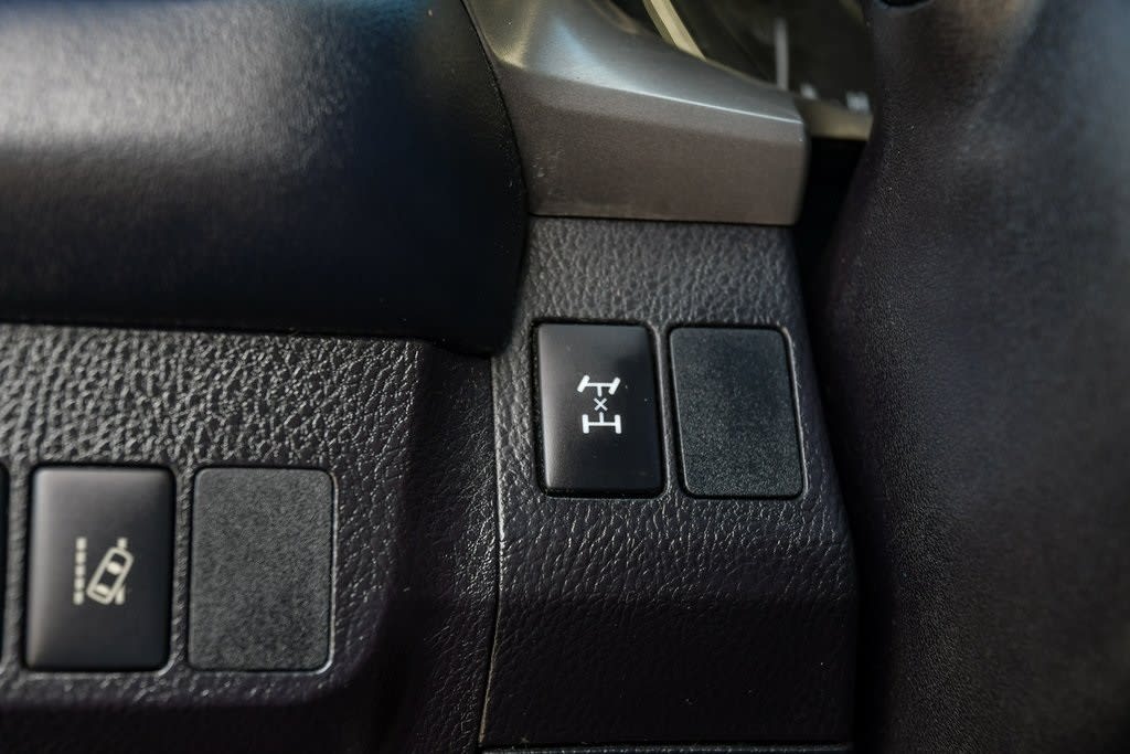 Thumbnail: 2018 Toyota RAV4 - 30