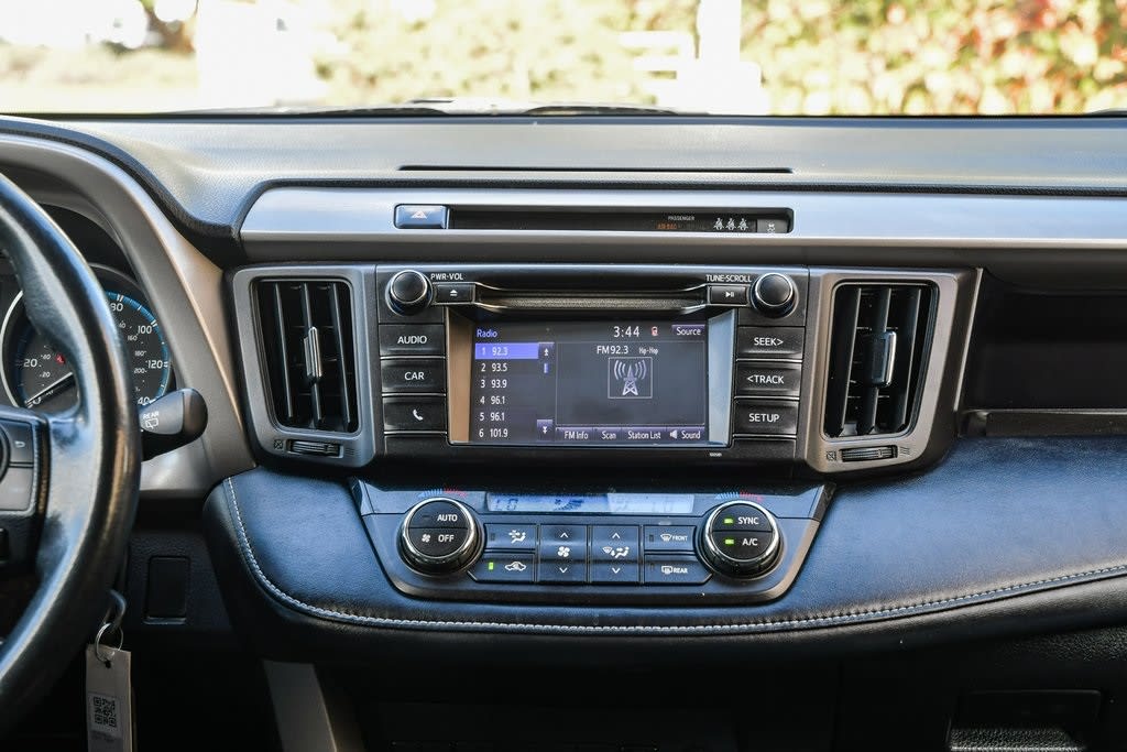 Thumbnail: 2018 Toyota RAV4 - 13