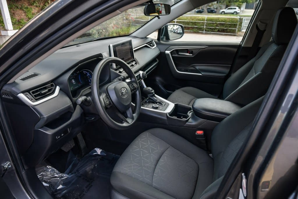 Thumbnail: 2024 Toyota RAV4 - 10