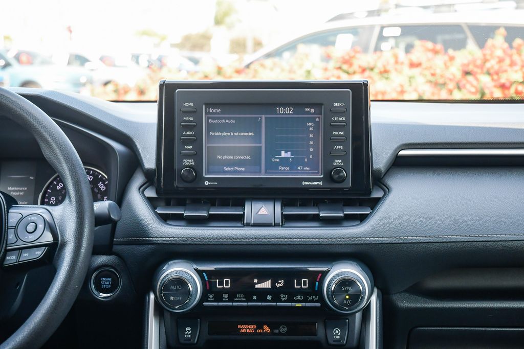 Thumbnail: 2020 Toyota RAV4 - 12