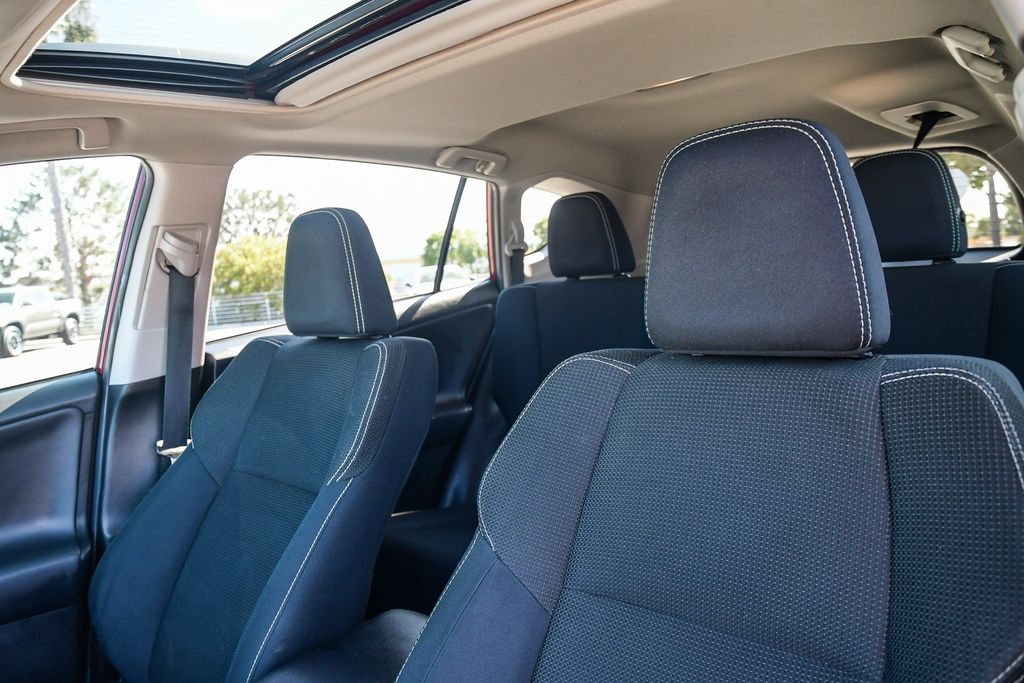 Thumbnail: 2018 Toyota RAV4 - 22
