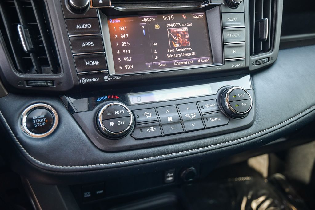 Thumbnail: 2018 Toyota RAV4 - 23