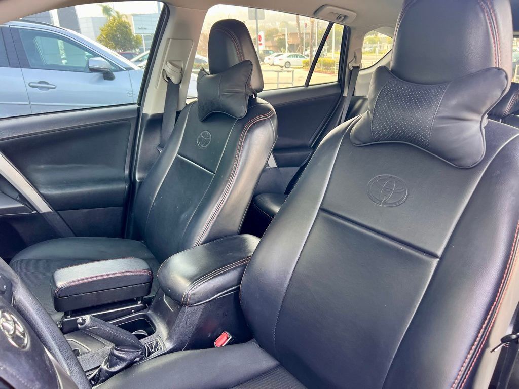 2016 Toyota RAV4 LE 6