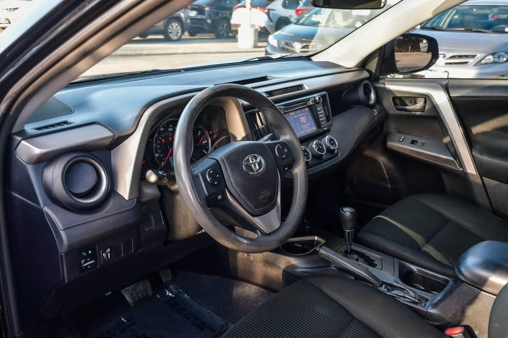 2016 Toyota RAV4 LE 12