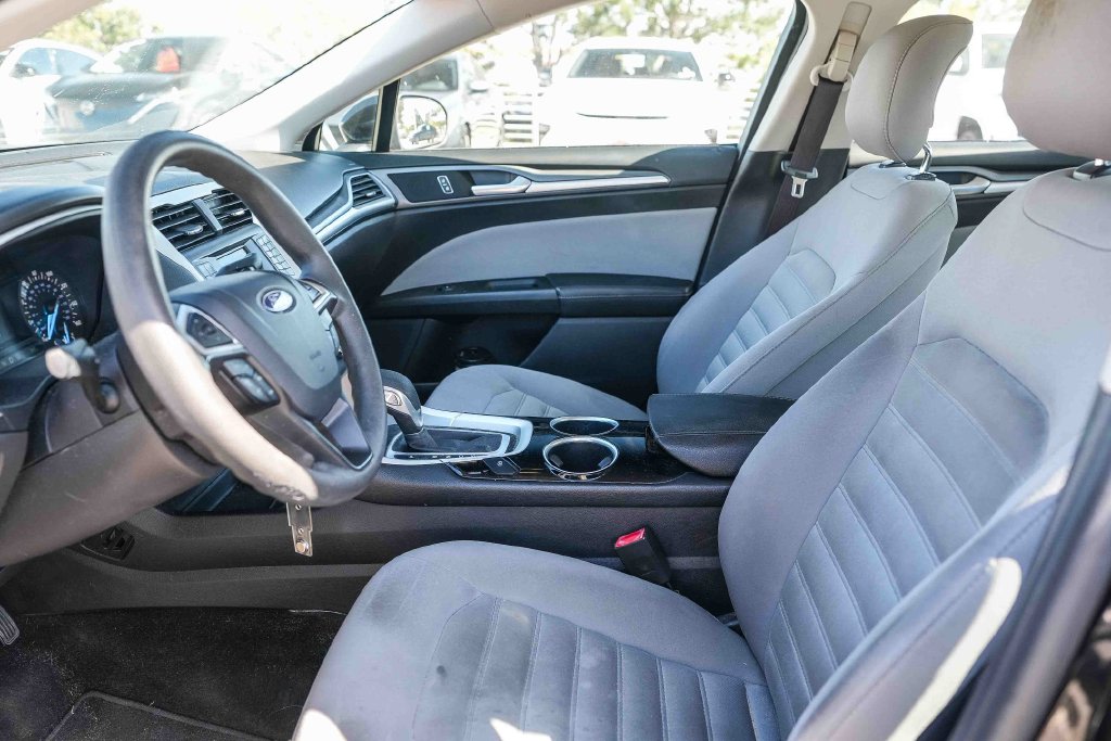 Thumbnail: 2013 Ford Fusion - 10