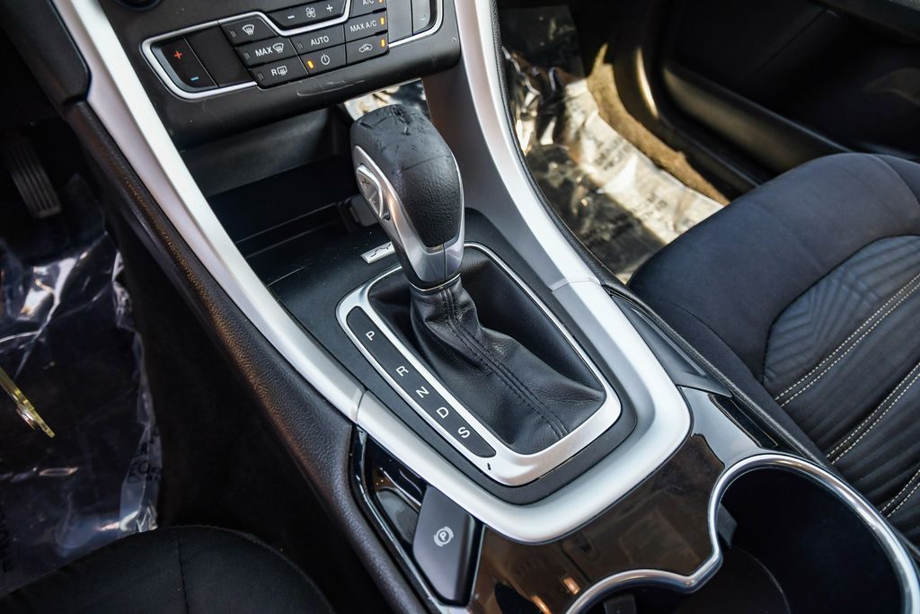 Thumbnail: 2016 Ford Fusion - 14